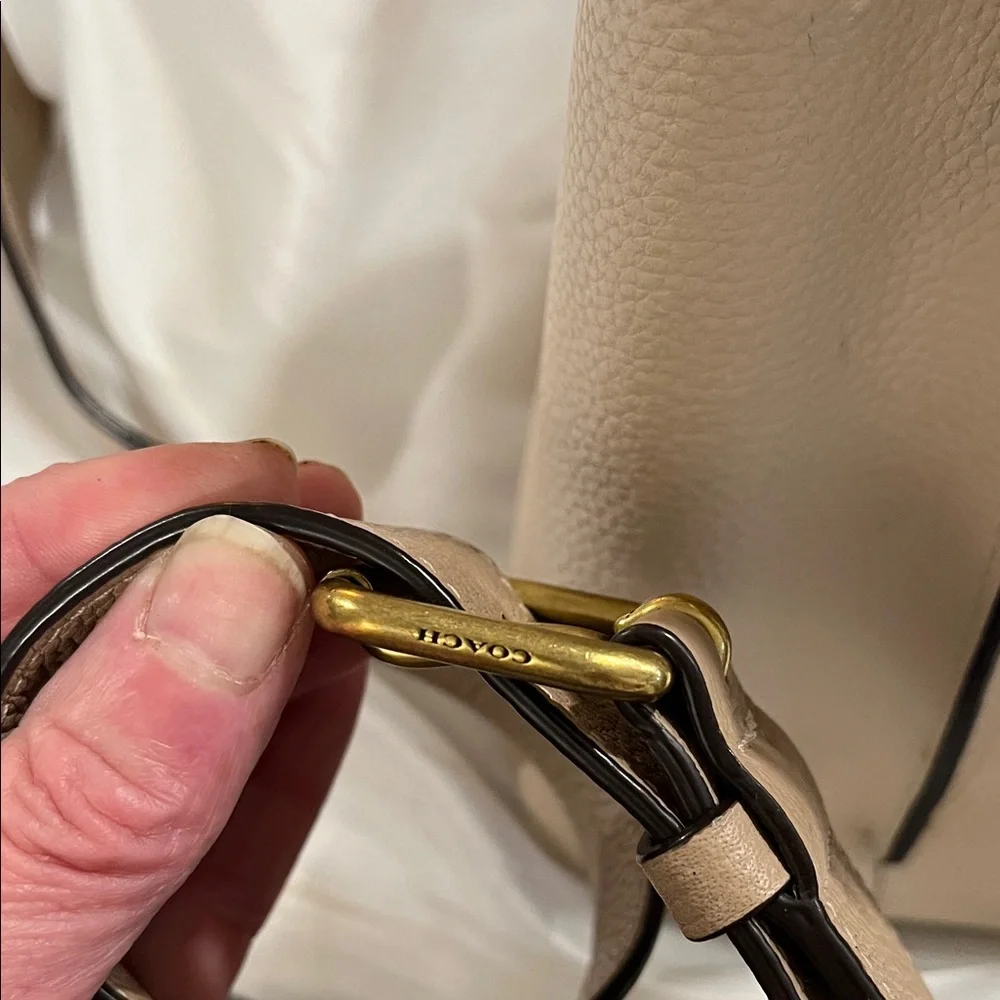 Coach Cream and Tan Leather Willow Shoulder Bag - Picture 7 of 16